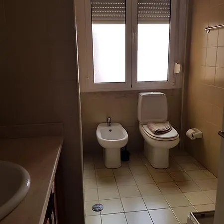 New! Renovated 7 Bedrooms In Avenida! Лісабон