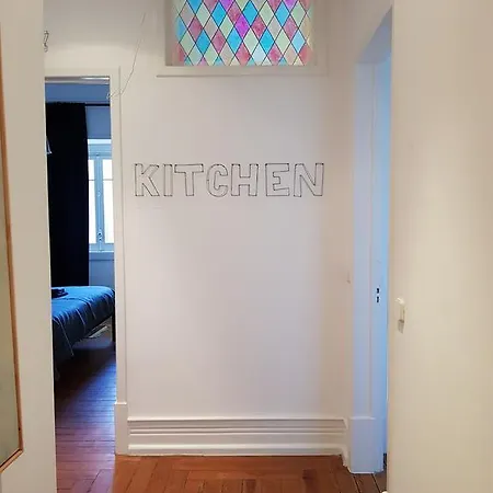 Апартаменти New! Renovated 7 Bedrooms In Avenida! Лісабон