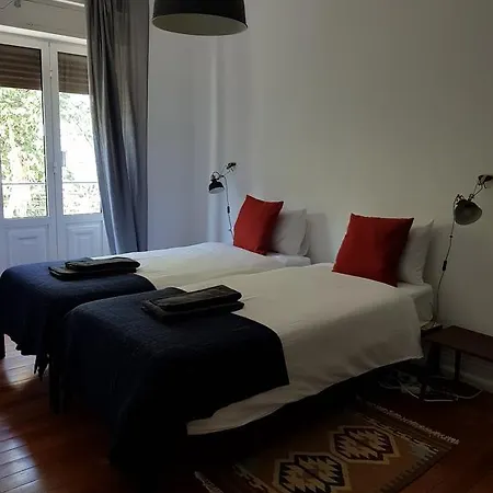 New! Renovated 7 Bedrooms In Avenida! Lisbona