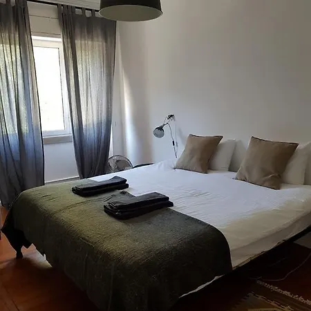 New! Renovated 7 Bedrooms In Avenida! Lisboa