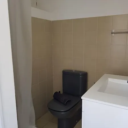 شقة New! Renovated 7 Bedrooms In Avenida! *