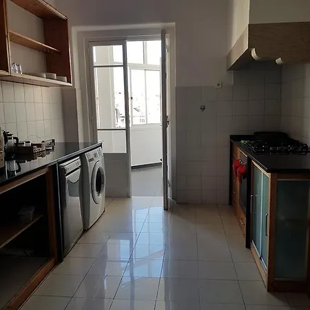 Apartamento New! Renovated 7 Bedrooms In Avenida! Lisboa